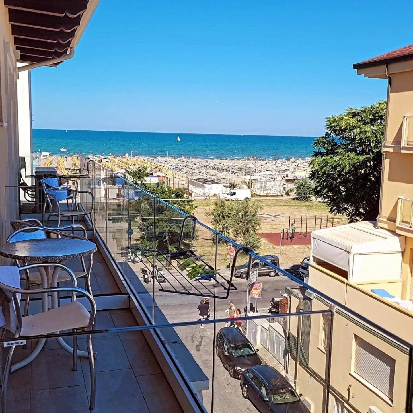 Hotel Vienna Rivazzurra 리미니 외부 사진